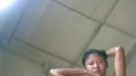 Cô muốn thủ dâm bạn trong một show sex hàn quốc cha chồng nàng dâu