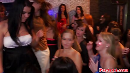 Tuyệt massage sexy hàn quốc vời thiếu niên sử dụng một đồ chơi